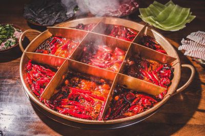 正宗火鍋底料廠商教您如何正確選擇優(yōu)秀的火鍋底料！