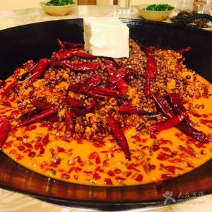 火鍋底料廠，冬季吃火鍋帶來的不止是美食也是養(yǎng)生