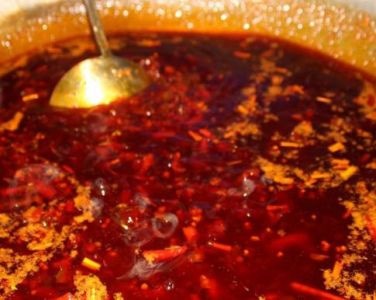 判斷麻辣火鍋底料質(zhì)量好壞的標(biāo)準(zhǔn)是什么？