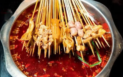 重慶串串香美味秘訣何在？批發(fā)為何重要？
