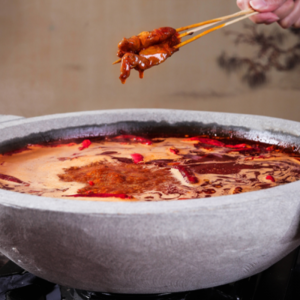 揭秘重慶火鍋底料靈魂之味，獨特秘訣何在？廠家深度解析！